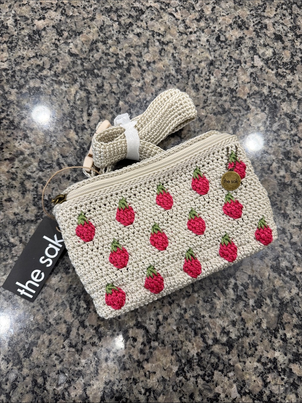 BNWT the Sak Strawberry Belt Bag 🍓🍓